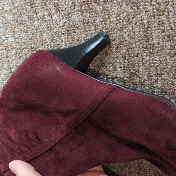 Burgundy Wine Boots 8 M Faux Suede knee high pointy toe ruching stretch heeled - Picture 11 of 11